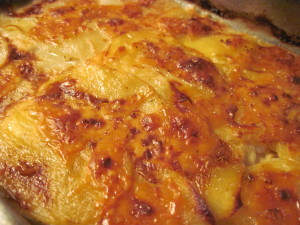 au gratin potatoes, scalloped potatoes, www.goodfoodgourmet.com