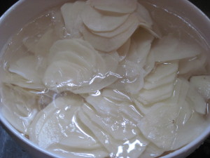 au gratin potatoes, scalloped potatoes, www.goodfoodgourmet.com