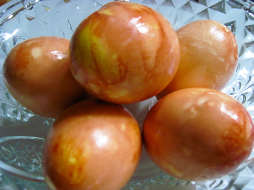 eggs colored with onion skins