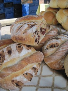 raisin and hazelnut loaf