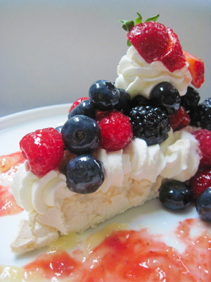 Pavlova Meringue Cake