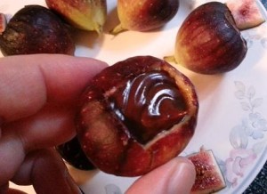Chocolate Truffle Holiday Figs, www.goodfoodgourmet.com